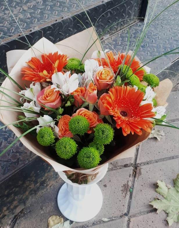 Букет цветов из: Герберы, Хризантемы, Альстромерии и Розы в Верхнебаканский