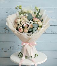 Букет цветов из:  Розы и Лизиантусы в Верхнебаканский