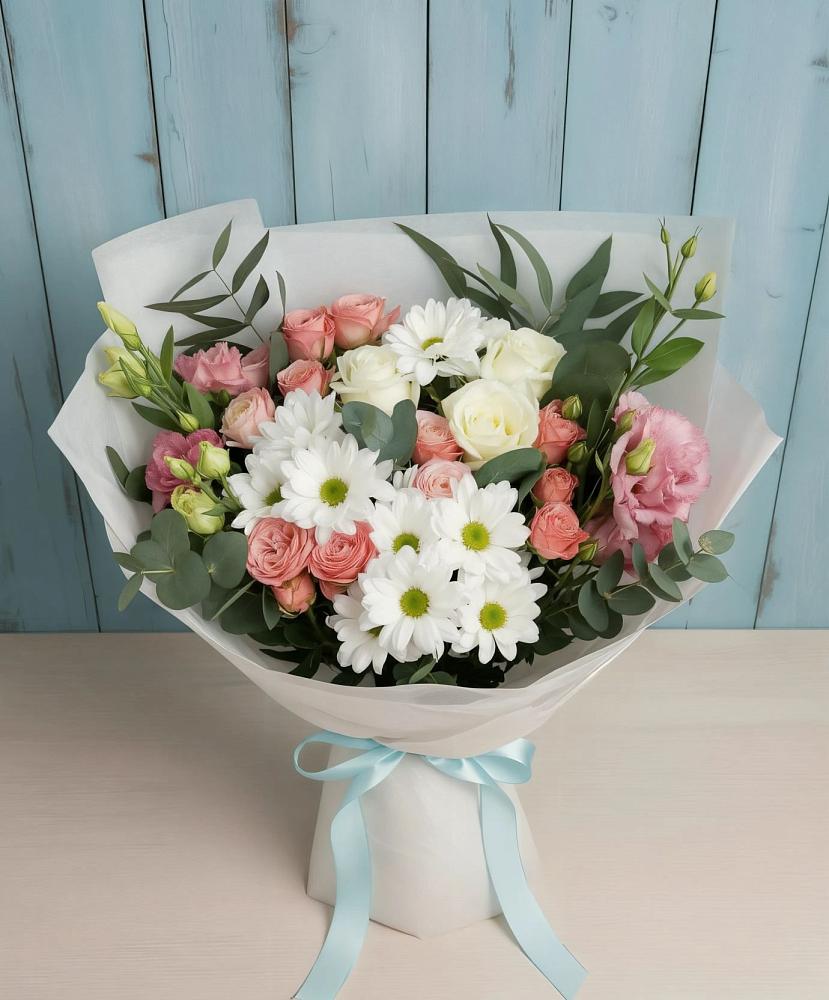 Букет цветов из: Розы, Лизиантусы и Хризантемы в Верхнебаканский