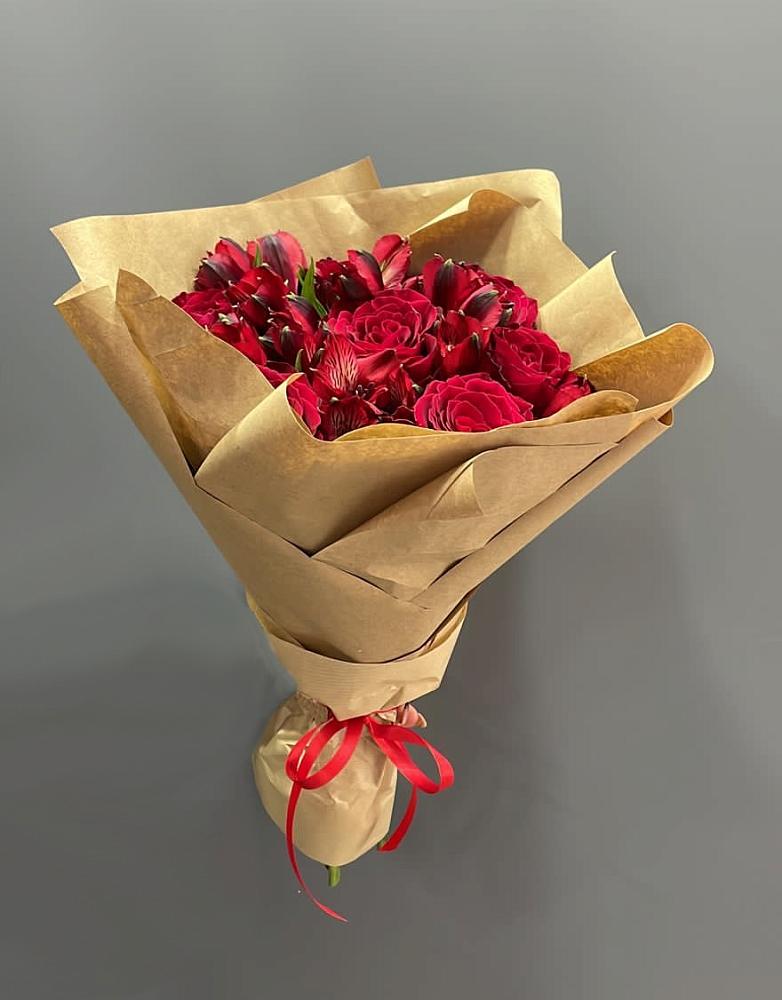 Букет цветов из: Альстромерии и Розы в Верхнебаканский