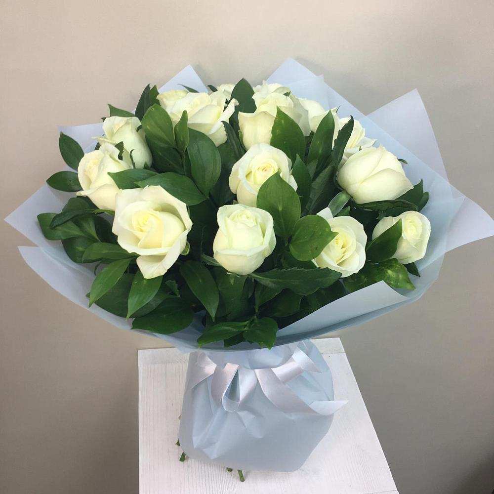 Букет 15 Белых роз Проуд в Верхнебаканский
