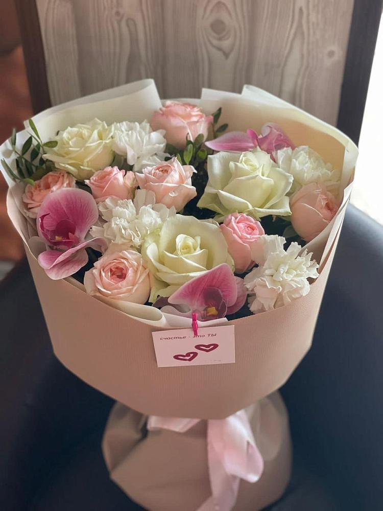 Букет цветов из: Орхидеи, Розы и Гвоздики в Верхнебаканский