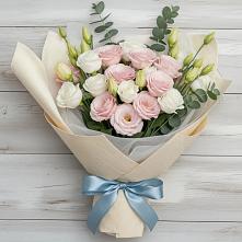 Букет цветов из:  Лизиантусы в Верхнебаканский