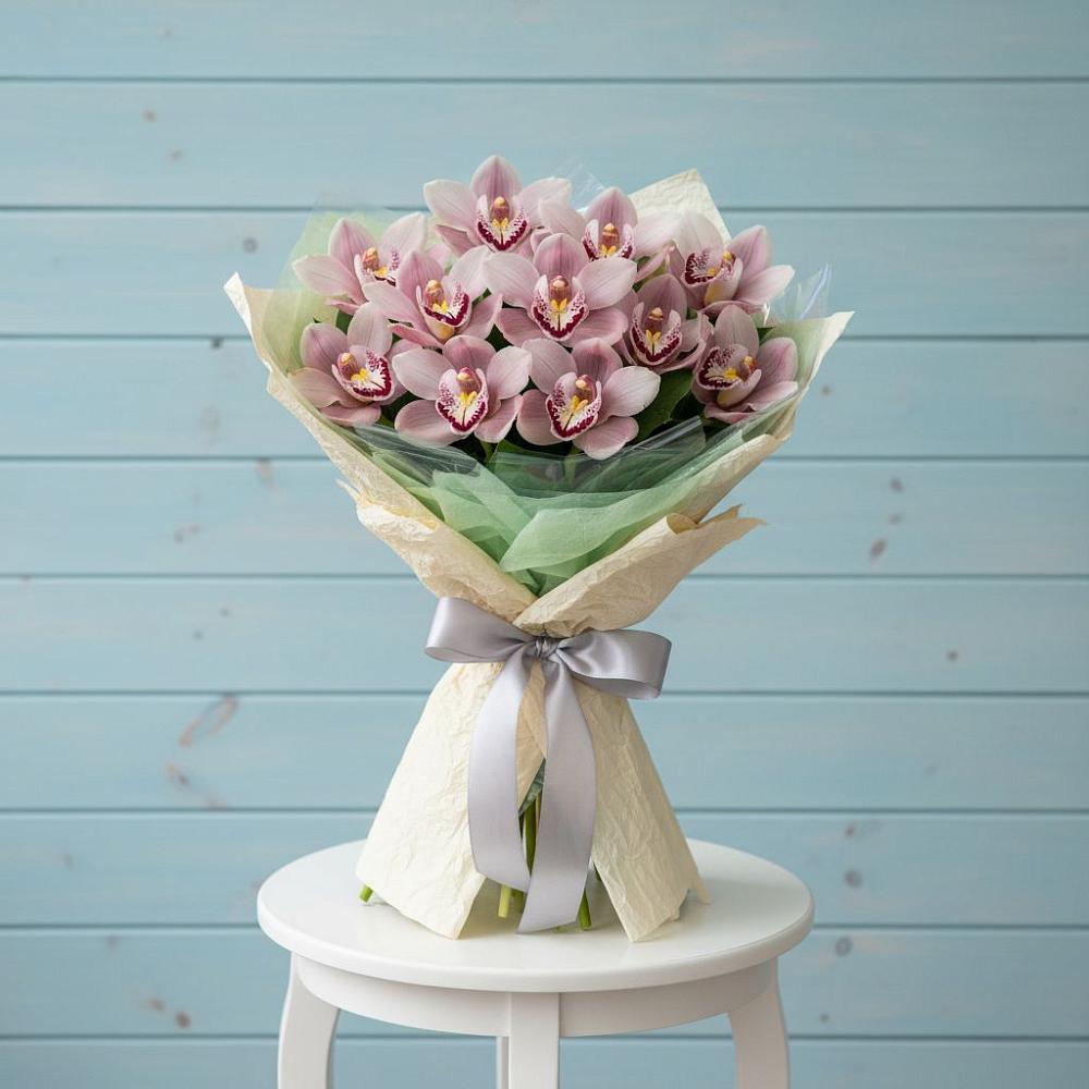 Букет цветов из: Орхидеи и Розы в Верхнебаканский