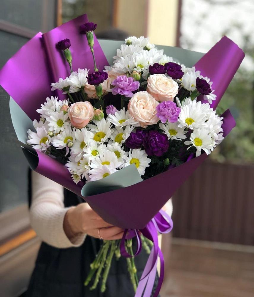 Букет цветов из: Хризантемы, Гвоздики и Розы в Верхнебаканский