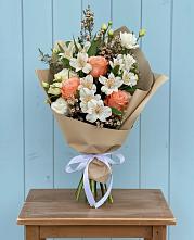 Букет цветов из:  Альстромерии, Лизиантусы, Розы и Хризантемы #REPLACE_PRED# Верхнебаканский