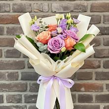 Букет цветов из:  Лизиантусы и Розы в Верхнебаканский