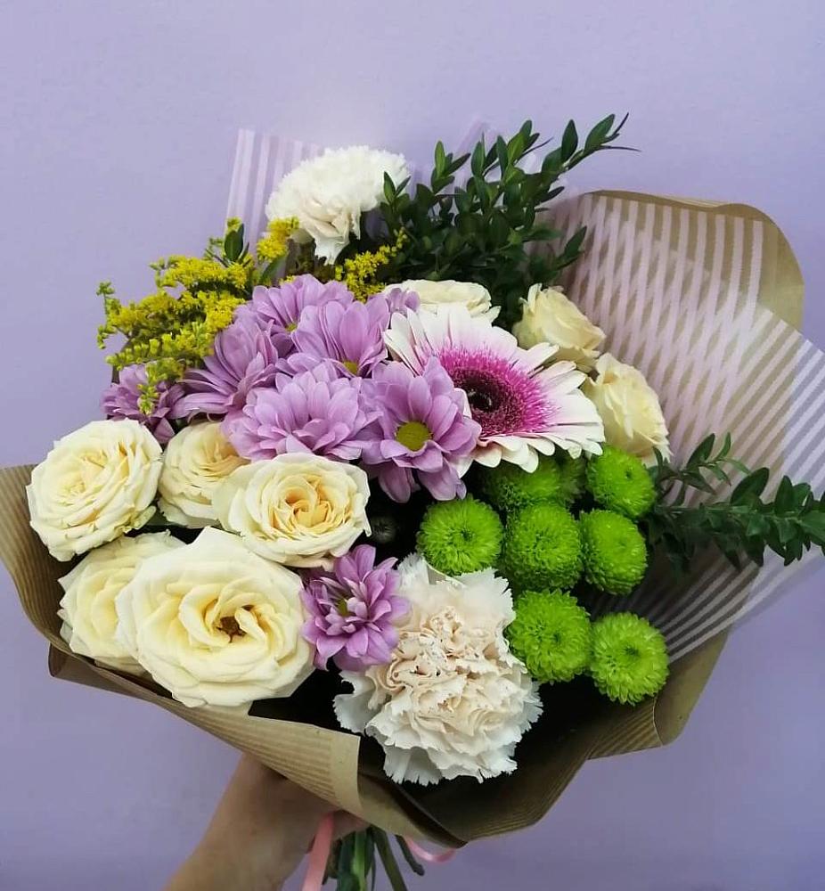 Букет цветов из: Хризантемы, Розы, Гвоздики и Герберы в Верхнебаканский