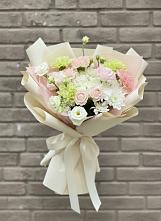 Букет цветов из:  Гвоздики, Розы, Лизиантусы и Хризантемы в Верхнебаканский