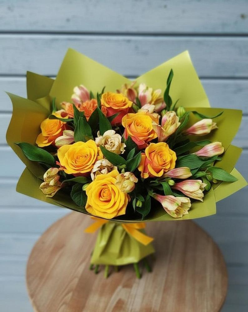 Букет цветов из: Альстромерии и Розы в Верхнебаканский