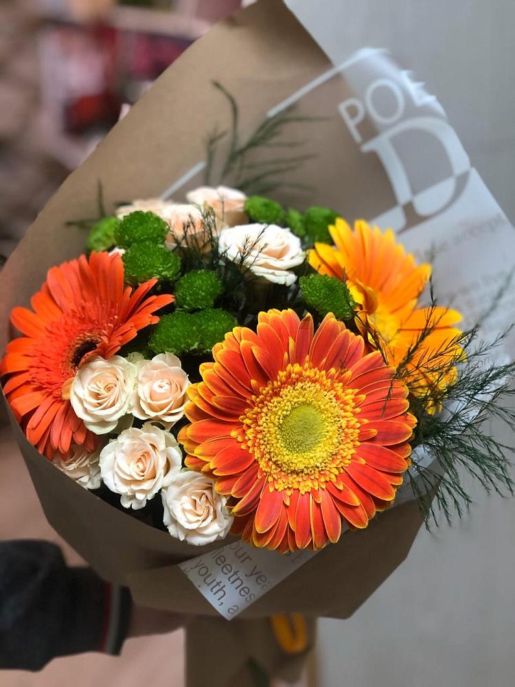 Букет цветов из: Герберы, Хризантемы и Розы в Верхнебаканский