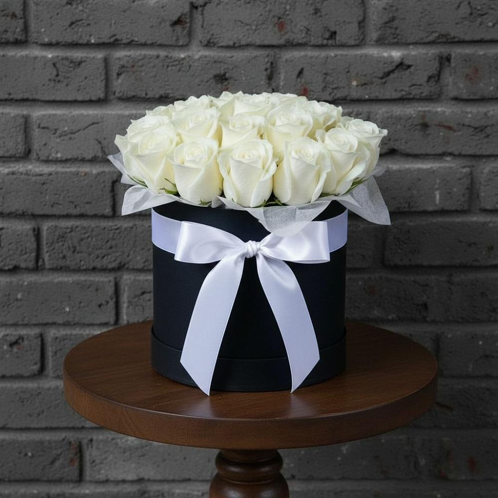 Цветочная композиция из Розы в шляпной коробке в Верхнебаканский