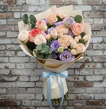 Букет цветов из:  Розы, Лизиантусы и Гвоздики в Верхнебаканский