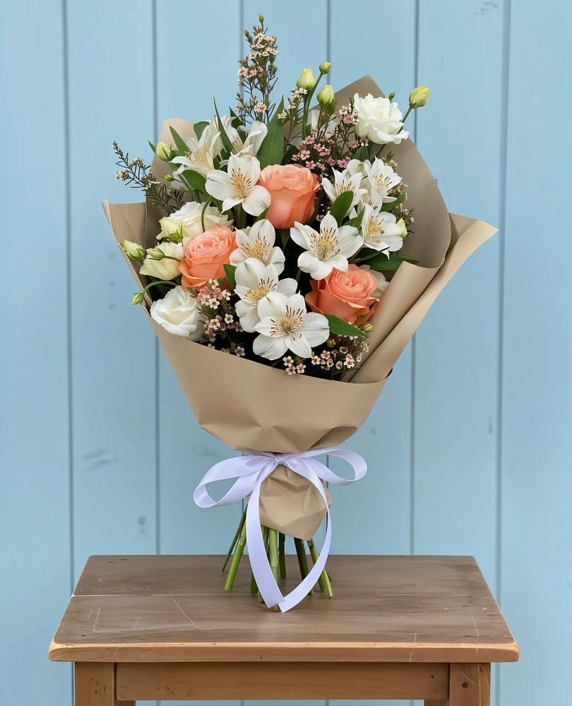 Букет цветов из: Альстромерии, Лизиантусы, Розы и Хризантемы в Верхнебаканский